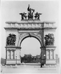 photo of Soldiers' and Sailors' Memorial Arch